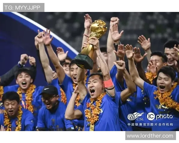 武汉羽毛球队与重庆羽毛球队赛后复盘分析个人能力对比与表现总结