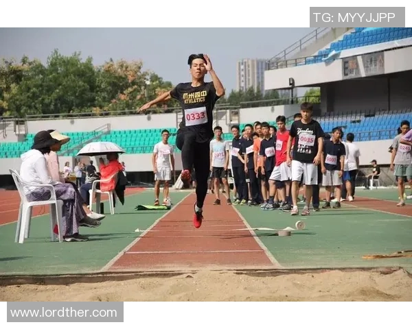 中国足球明星的辉煌历程与成就解析让我们一起回顾他们的精彩瞬间