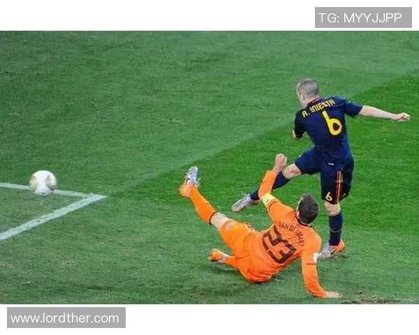 土耳其足球盛宴：那些曾在绿茵场上闪耀的明星球员们