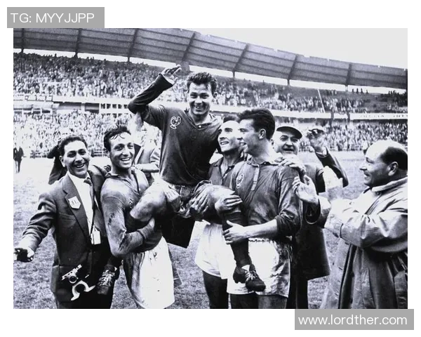 法国8号足球明星的辉煌历程与传奇瞬间回顾 法国8号足球明星的辉煌历程与传奇瞬间回顾