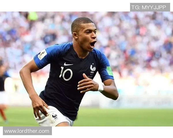 法国足球明星刀疤脸的传奇故事与辉煌成就揭秘