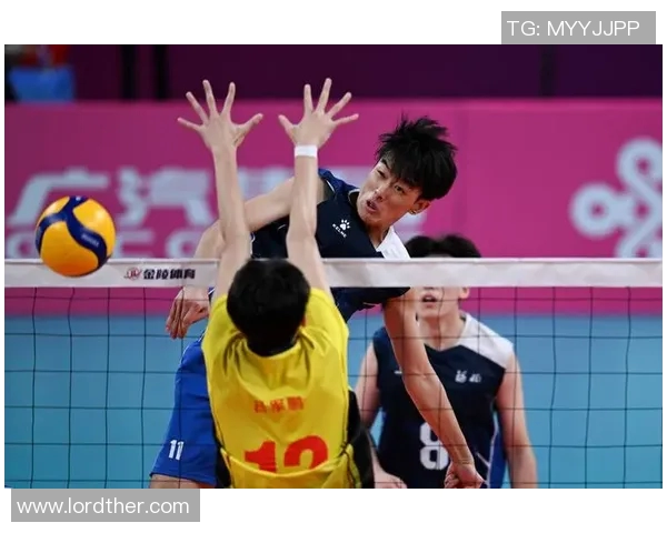 深圳排球队的灵活性揭秘：排球运动中的技巧与战术分析