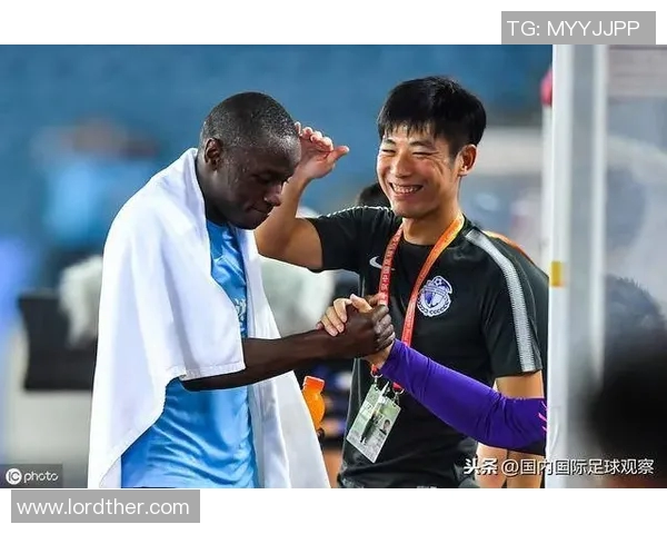 科学足球训练新视野灵活性提升的有效方法与实践探讨 科学足球训练新视野灵活性提升的有效方法与实践探讨